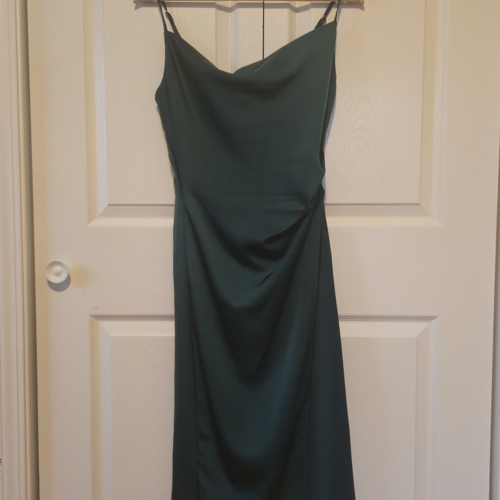 (Like New) Lulu's Satin Dark Green Dress